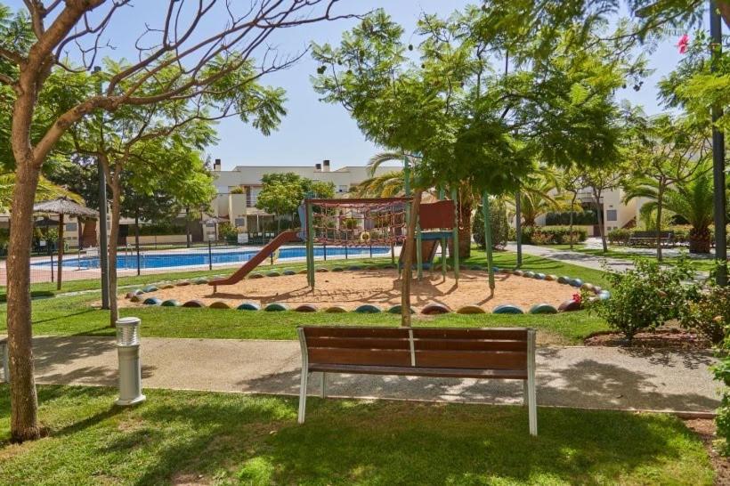 Apartamento Primera Linea De Playa Isla Cristina Urbanizacion Zarati Екстериор снимка